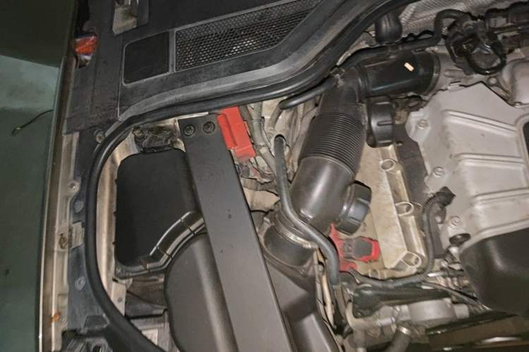 Used Audi A8 2012 A8L 45 TFSI quattro Luxury Model Engine Bay Right