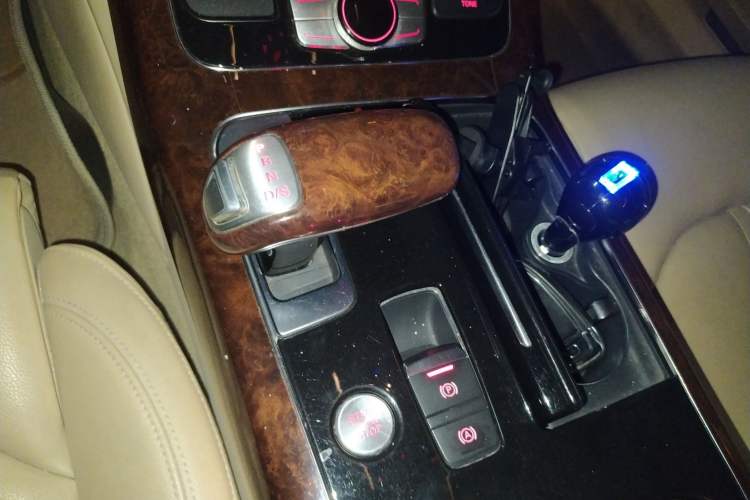 Used Audi A8 2012 A8L 45 TFSI quattro Comfort model Gear Lever