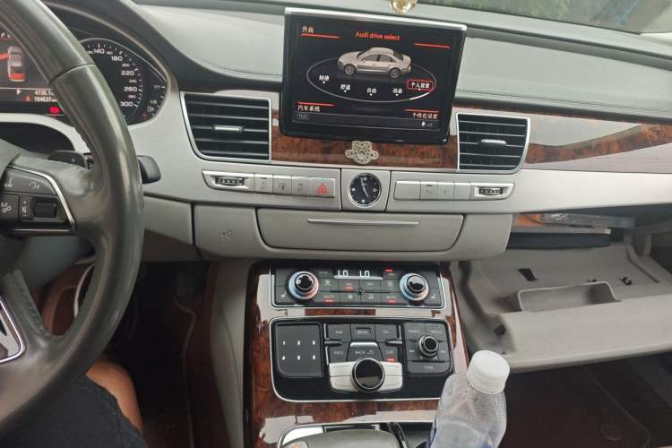 Used Audi A8 2013 A8L 45 TFSI quattro Comfort model Audio And AC Panel