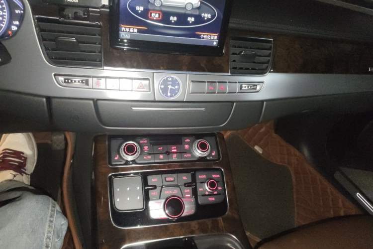 Used Audi A8 2013 A8L 45 TFSI quattro Comfort model Audio And AC Panel