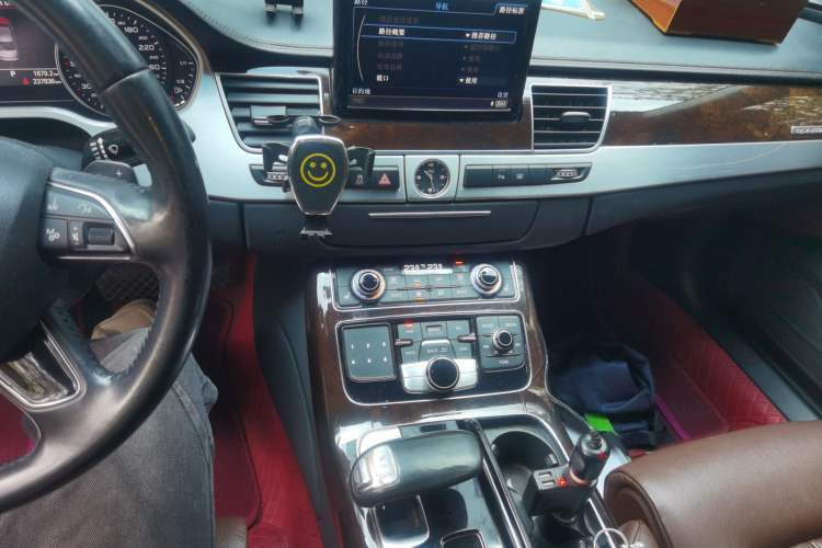 Used Audi A8 2013 A8L 45 TFSI quattro Comfort model Audio And AC Panel