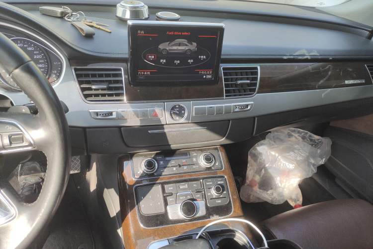 Used Audi A8 2013 A8L 45 TFSI quattro Comfort model Audio And AC Panel