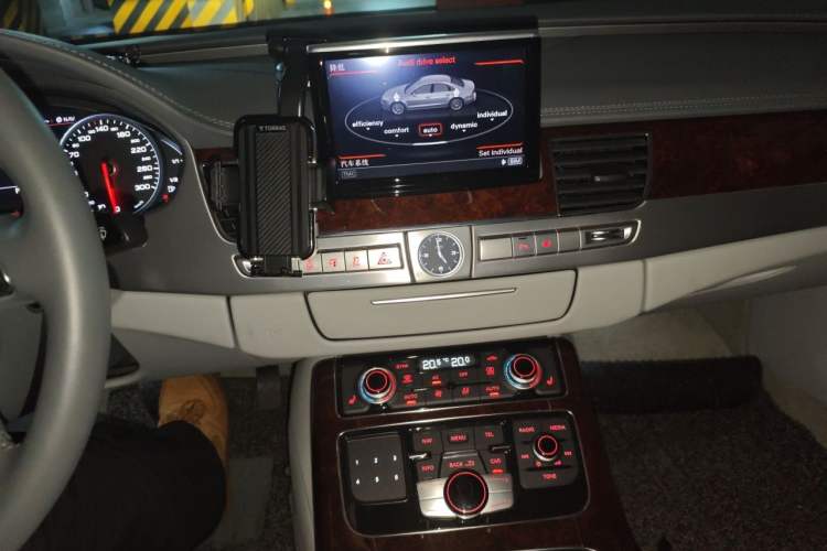 Used Audi A8 2013 A8L 50 TFSI quattro Comfort model Audio And AC Panel