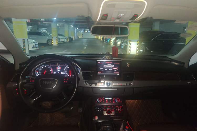 Used Audi A8 2013 A8L 30 FSI Comfort Model Center Console