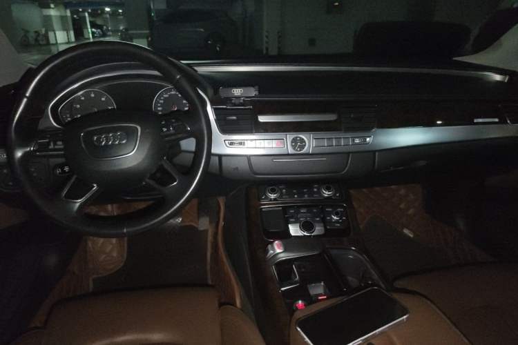 Used Audi A8 2013 A8L 45 TFSI quattro Comfort model Center Console