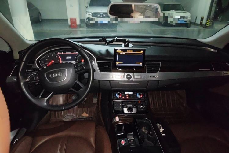Used Audi A8 2013 A8L 45 TFSI quattro Comfort model Center Console