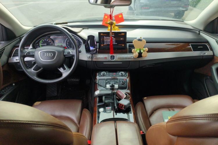 Used Audi A8 2013 A8L 40 hybrid Center Console