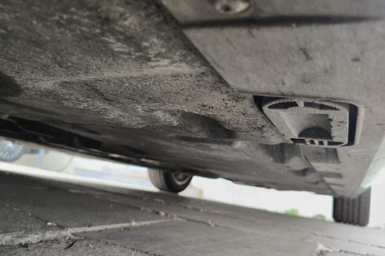 Used Audi A8 2013 A8L 45 TFSI quattro Comfort model Chassis Front Left