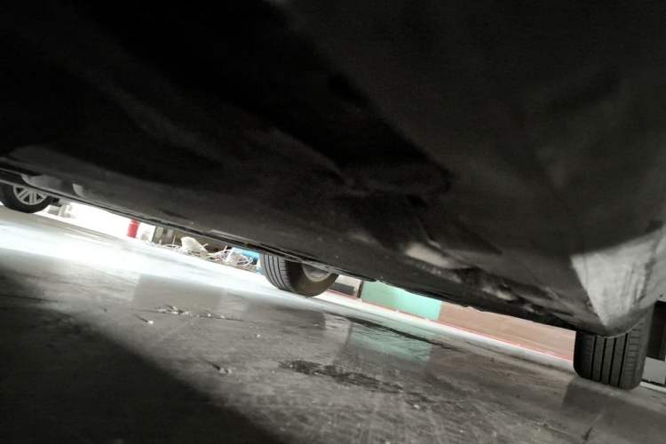 Used Audi A8 2013 A8L 45 TFSI quattro Comfort model Chassis Front Left
