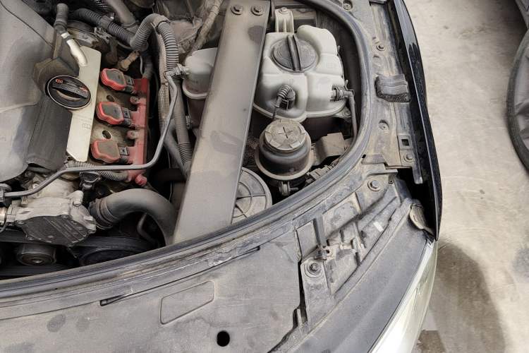 Used Audi A8 2013 A8L 30 FSI Comfort Model Engine Bay Left