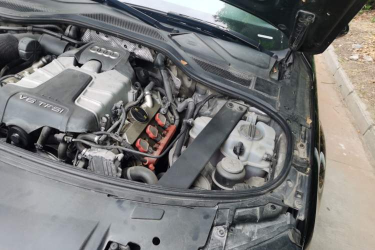 Used Audi A8 2013 A8L 45 TFSI quattro Comfort model Engine Bay Left