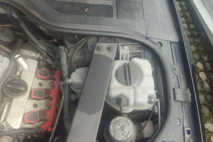 Used Audi A8 2013 A8L 45 TFSI quattro Comfort model Engine Bay Left