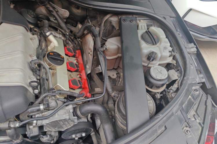 Used Audi A8 2013 A8L 45 TFSI quattro Comfort model Engine Bay Left