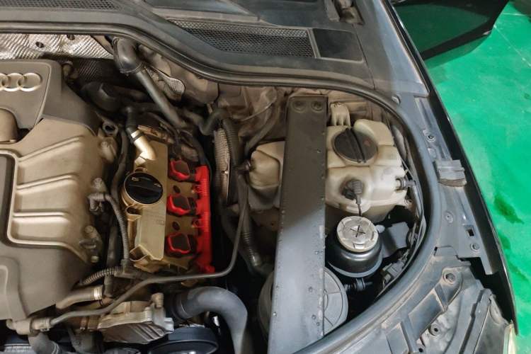 Used Audi A8 2013 A8L 45 TFSI quattro Comfort model Engine Bay Left