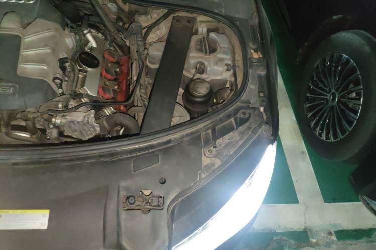 Used Audi A8 2013 A8L 50 TFSI quattro Comfort model Engine Bay Left