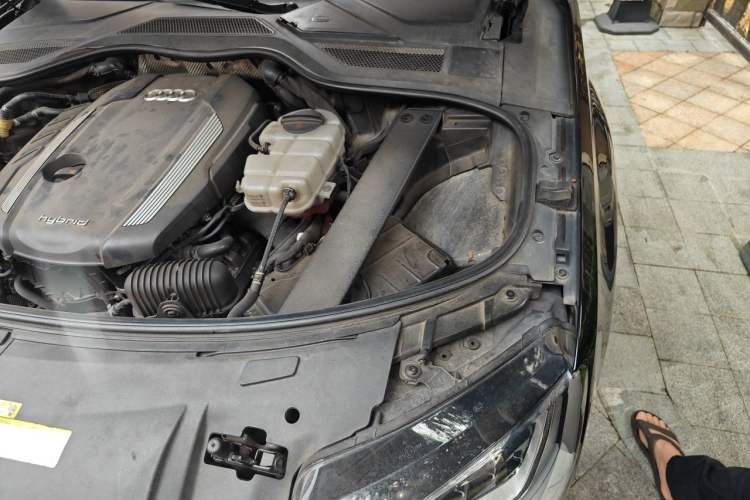Used Audi A8 2013 A8L 40 hybrid Engine Bay Left