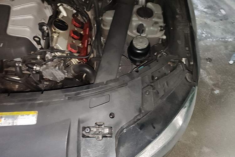 Used Audi A8 2013 A8L 50 TFSI quattro Comfort model Engine Bay Left