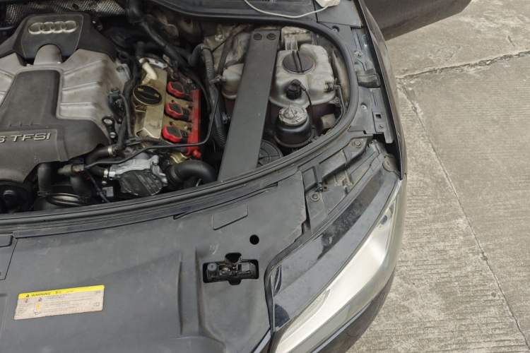 Used Audi A8 2013 A8L 45 TFSI quattro Comfort model Engine Bay Left