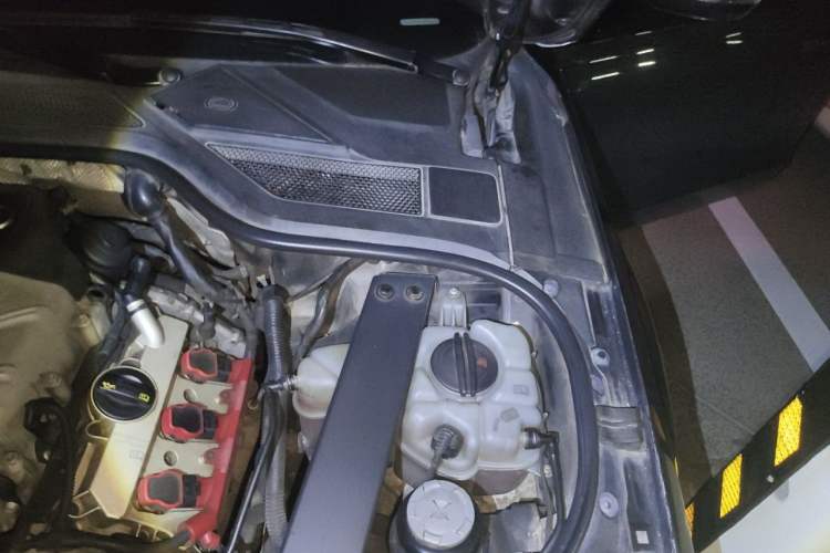 Used Audi A8 2013 A8L 45 TFSI quattro Comfort model Engine Bay Left