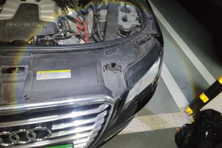 Used Audi A8 2013 A8L 45 TFSI quattro Comfort model Engine Bay Left