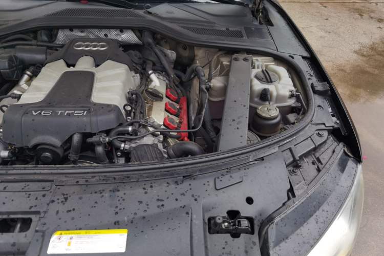 Used Audi A8 2013 A8L 45 TFSI quattro Comfort model Engine Bay Left