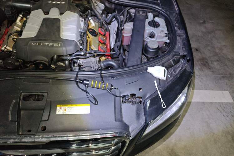 Used Audi A8 2013 A8L 45 TFSI quattro Comfort model Engine Bay Left