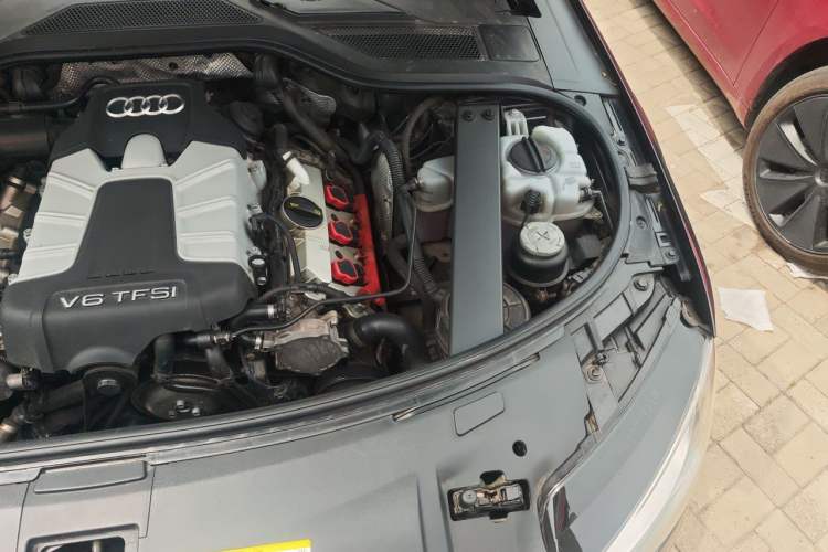 Used Audi A8  Engine Bay Left