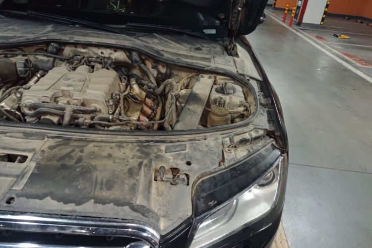 Used Audi A8 2013 A8L 45 TFSI quattro Comfort model Engine Bay Left