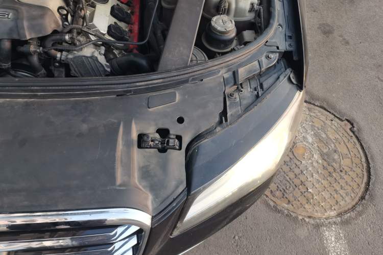 Used Audi A8 2013 A8L 50 TFSI quattro Prestige Edition Engine Bay Left