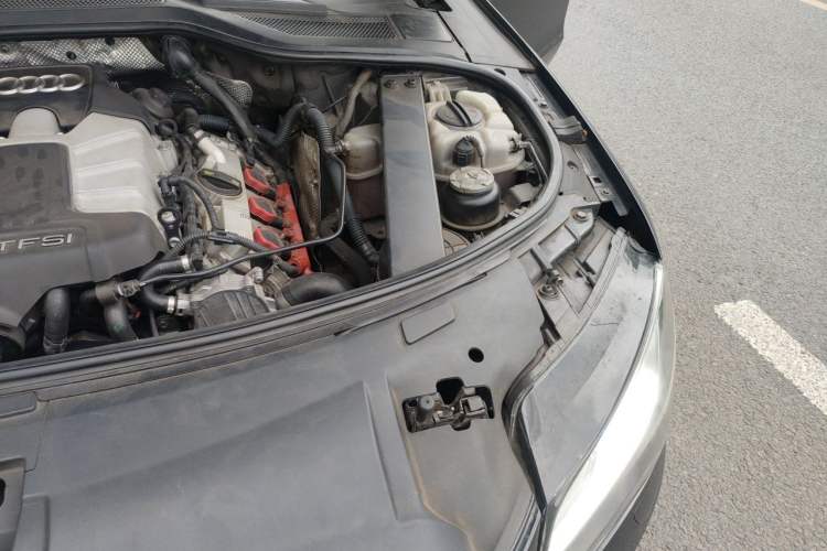 Used Audi A8 2013 A8L 45 TFSI quattro Comfort model Engine Bay Left