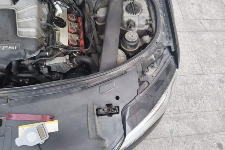 Used Audi A8 2013 A8L 50 TFSI quattro Luxury Model Engine Bay Left