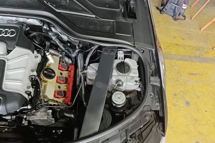 Used Audi A8 2013 A8L 45 TFSI quattro Comfort model Engine Bay Left