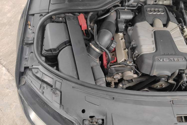 Used Audi A8 2013 A8L 45 TFSI quattro Comfort model Engine Bay Right