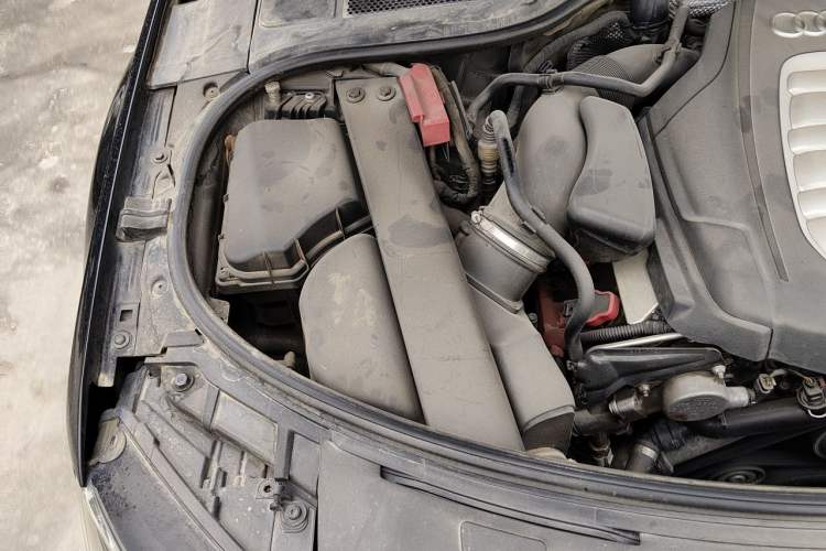 Used Audi A8 2013 A8L 30 FSI Comfort Model Engine Bay Right