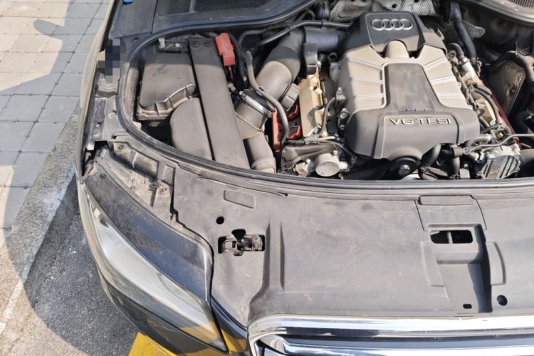 Used Audi A8 2013 A8L 45 TFSI quattro Comfort model Engine Bay Right