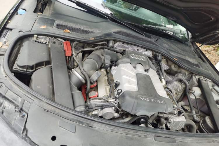 Used Audi A8 2013 A8L 45 TFSI quattro Comfort model Engine Bay Right