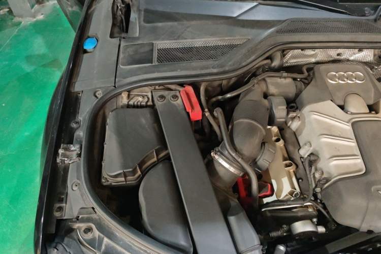 Used Audi A8 2013 A8L 45 TFSI quattro Comfort model Engine Bay Right