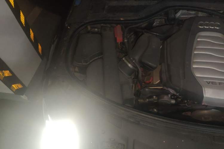 Used Audi A8 2013 A8L 30 FSI Comfort Model Engine Bay Right