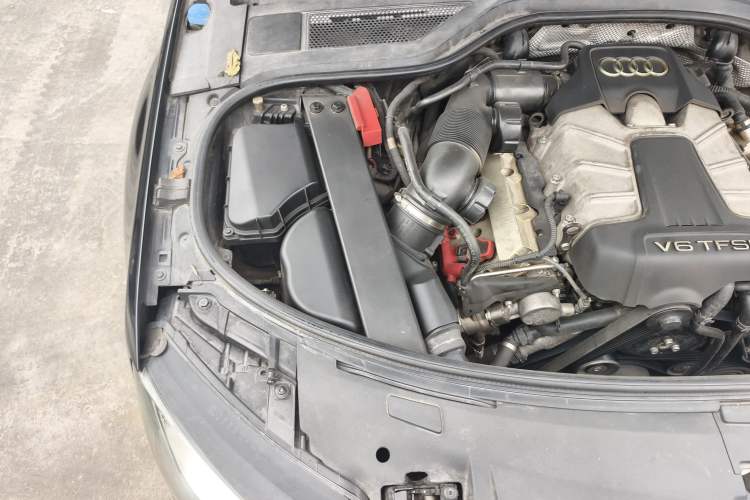 Used Audi A8 2013 A8L 45 TFSI quattro Comfort model Engine Bay Right