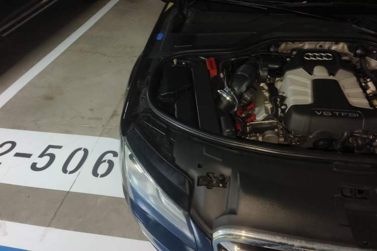 Used Audi A8 2013 A8L 50 TFSI quattro Luxury Model Engine Bay Right