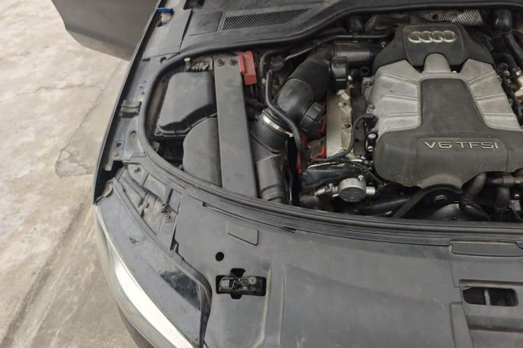 Used Audi A8 2013 A8L 45 TFSI quattro Comfort model Engine Bay Right