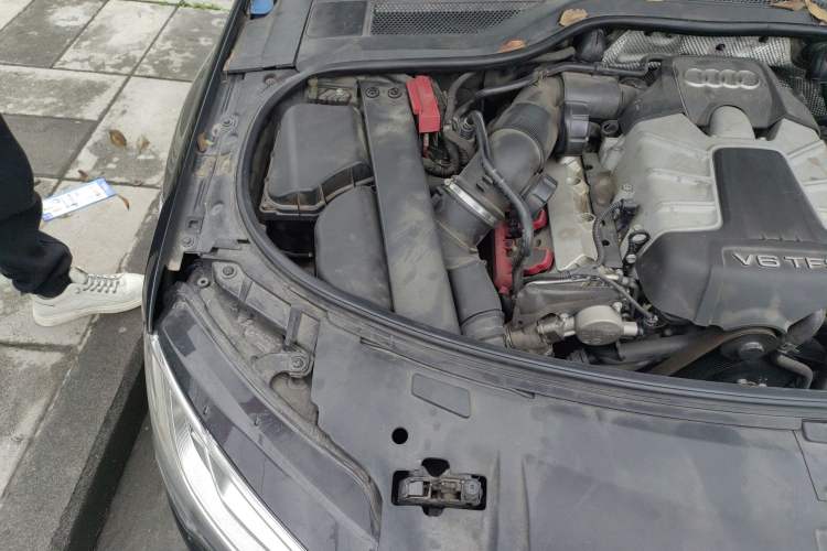 Used Audi A8 2013 A8L 50 TFSI quattro Luxury Model Engine Bay Right