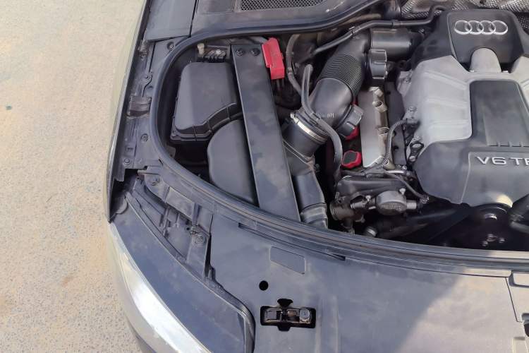 Used Audi A8 2013 A8L 45 TFSI quattro Comfort model Engine Bay Right