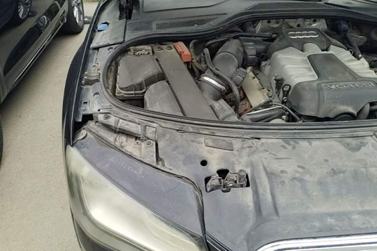 Used Audi A8 2013 A8L 45 TFSI quattro Comfort model Engine Bay Right