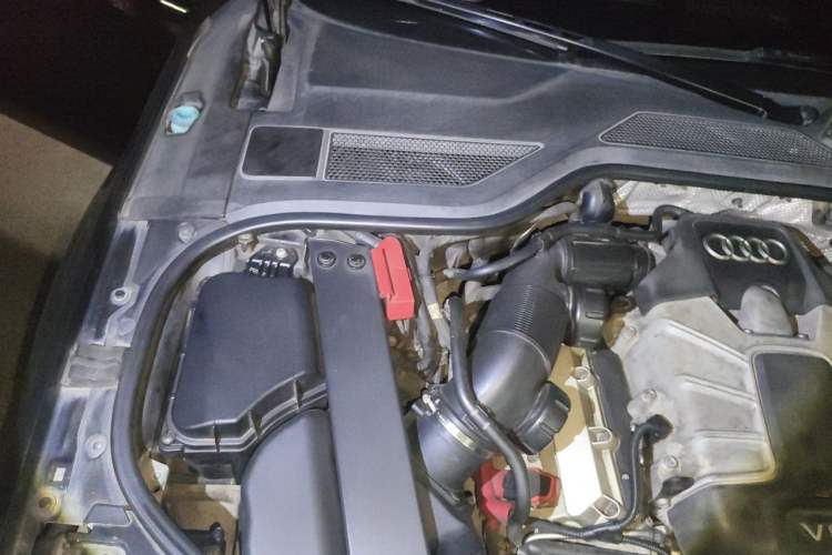 Used Audi A8 2013 A8L 45 TFSI quattro Comfort model Engine Bay Right