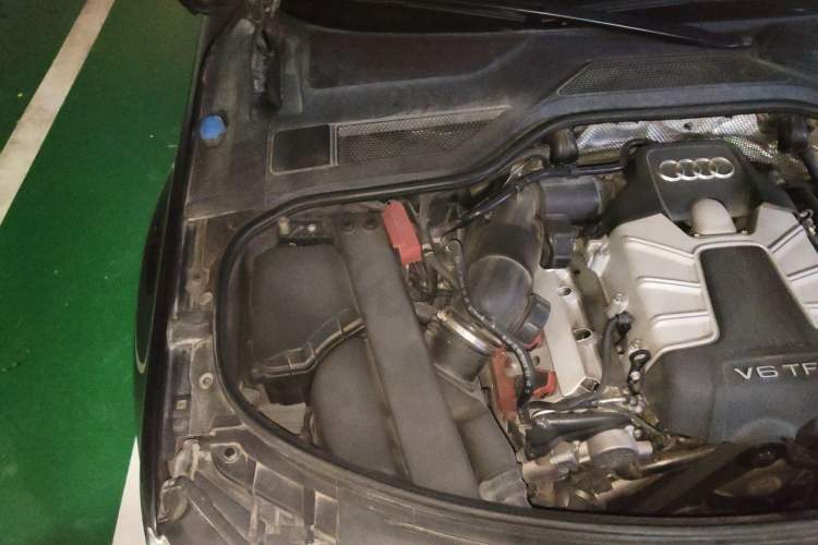 Used Audi A8 2013 A8L 45 TFSI quattro Comfort model Engine Bay Right