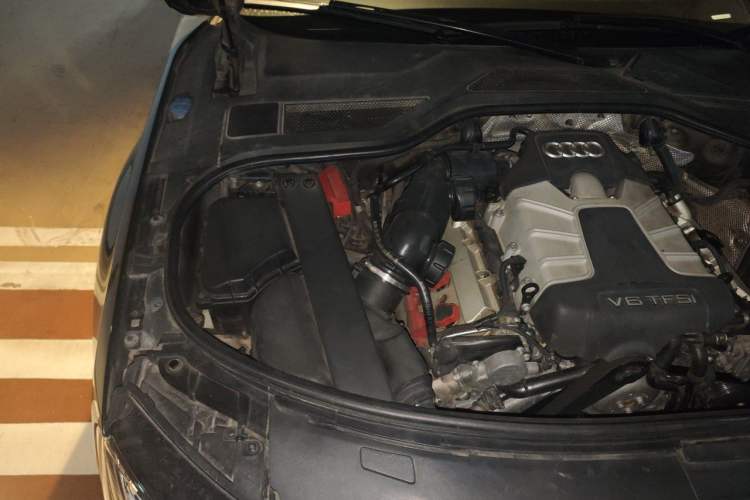 Used Audi A8 2013 A8L 45 TFSI quattro Comfort model Engine Bay Right