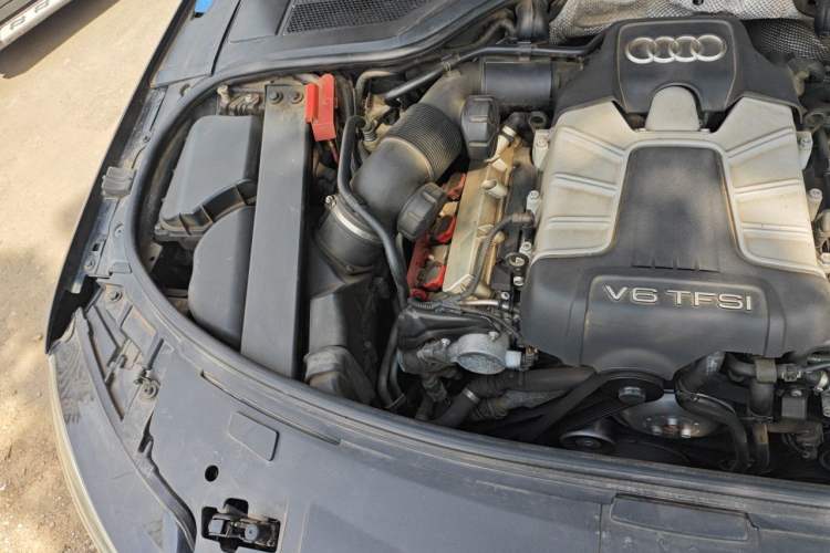 Used Audi A8 2013 A8L 45 TFSI quattro Comfort model Engine Bay Right