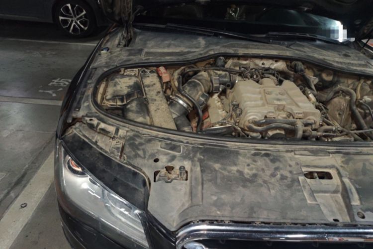 Used Audi A8 2013 A8L 45 TFSI quattro Comfort model Engine Bay Right