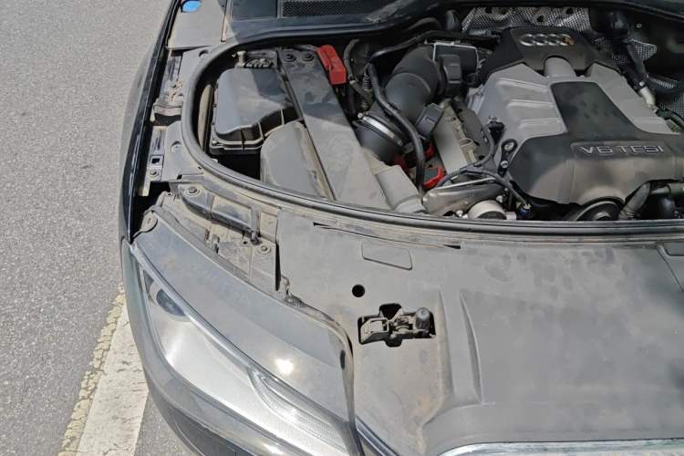 Used Audi A8 2013 A8L 45 TFSI quattro Comfort model Engine Bay Right
